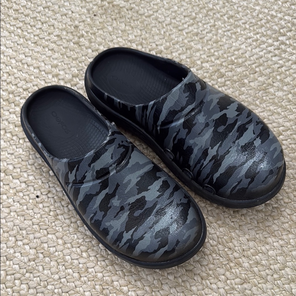 Camo Oofos Clogs